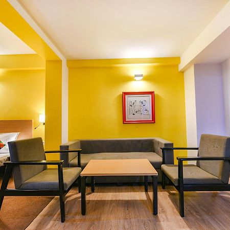 Fabhotel Old Meple Leaf Гургаон Екстериор снимка