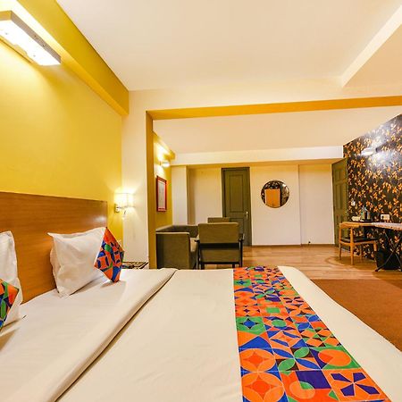 Fabhotel Old Meple Leaf Гургаон Екстериор снимка