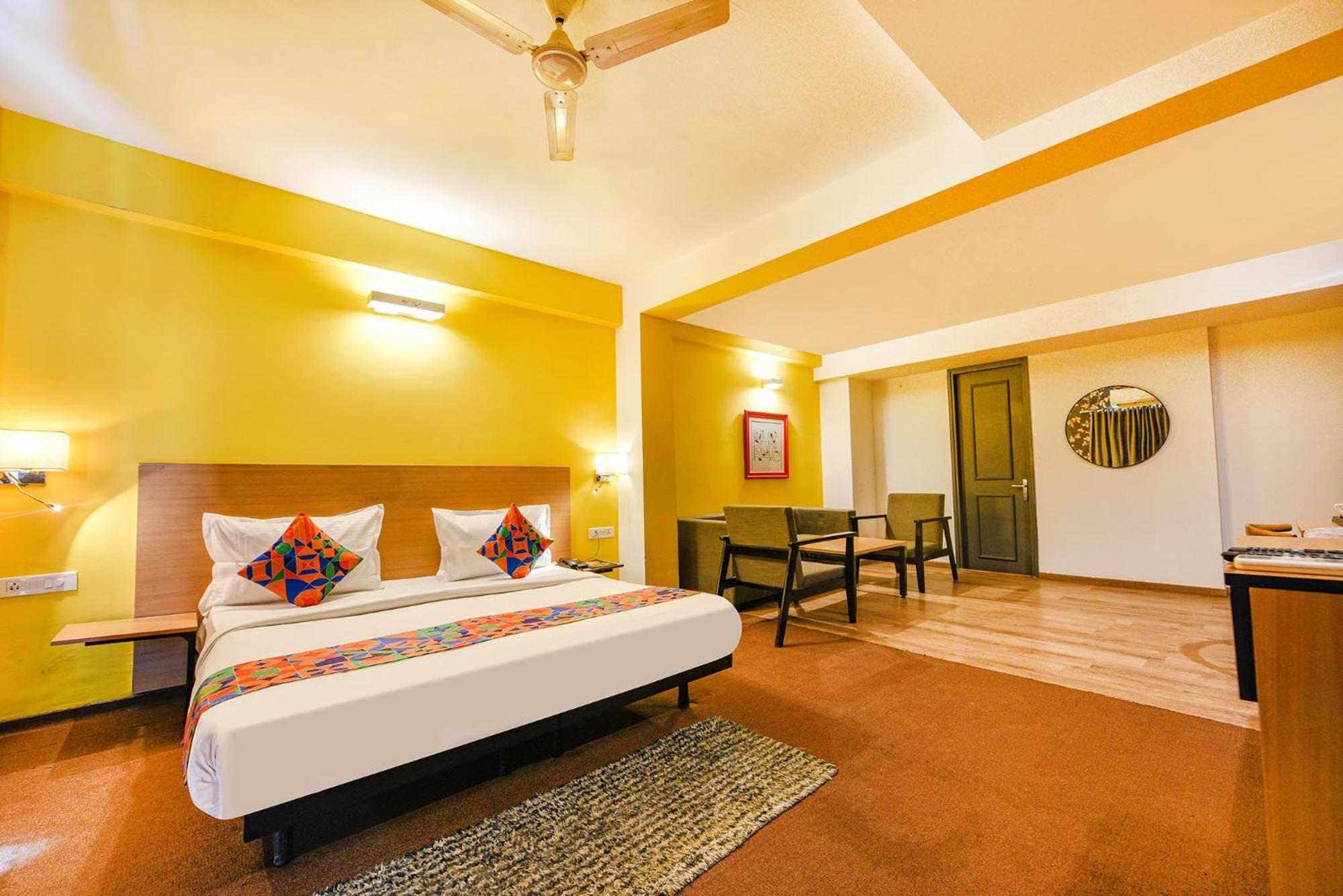 Fabhotel Old Meple Leaf Гургаон Екстериор снимка