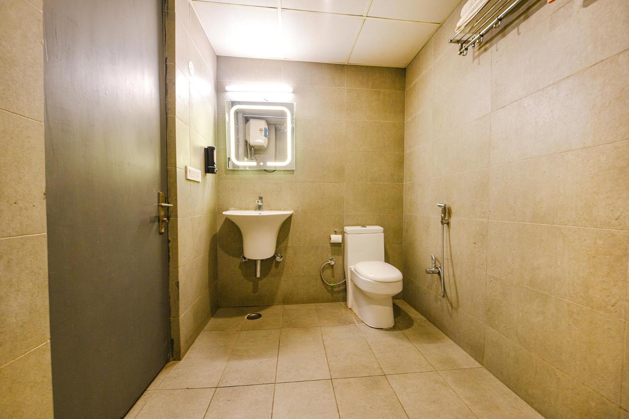 Fabhotel Old Meple Leaf Гургаон Екстериор снимка