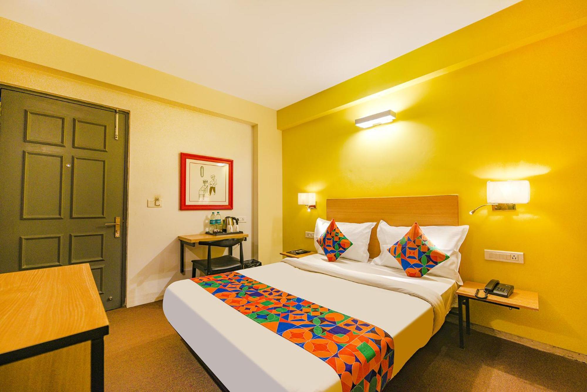 Fabhotel Old Meple Leaf Гургаон Екстериор снимка