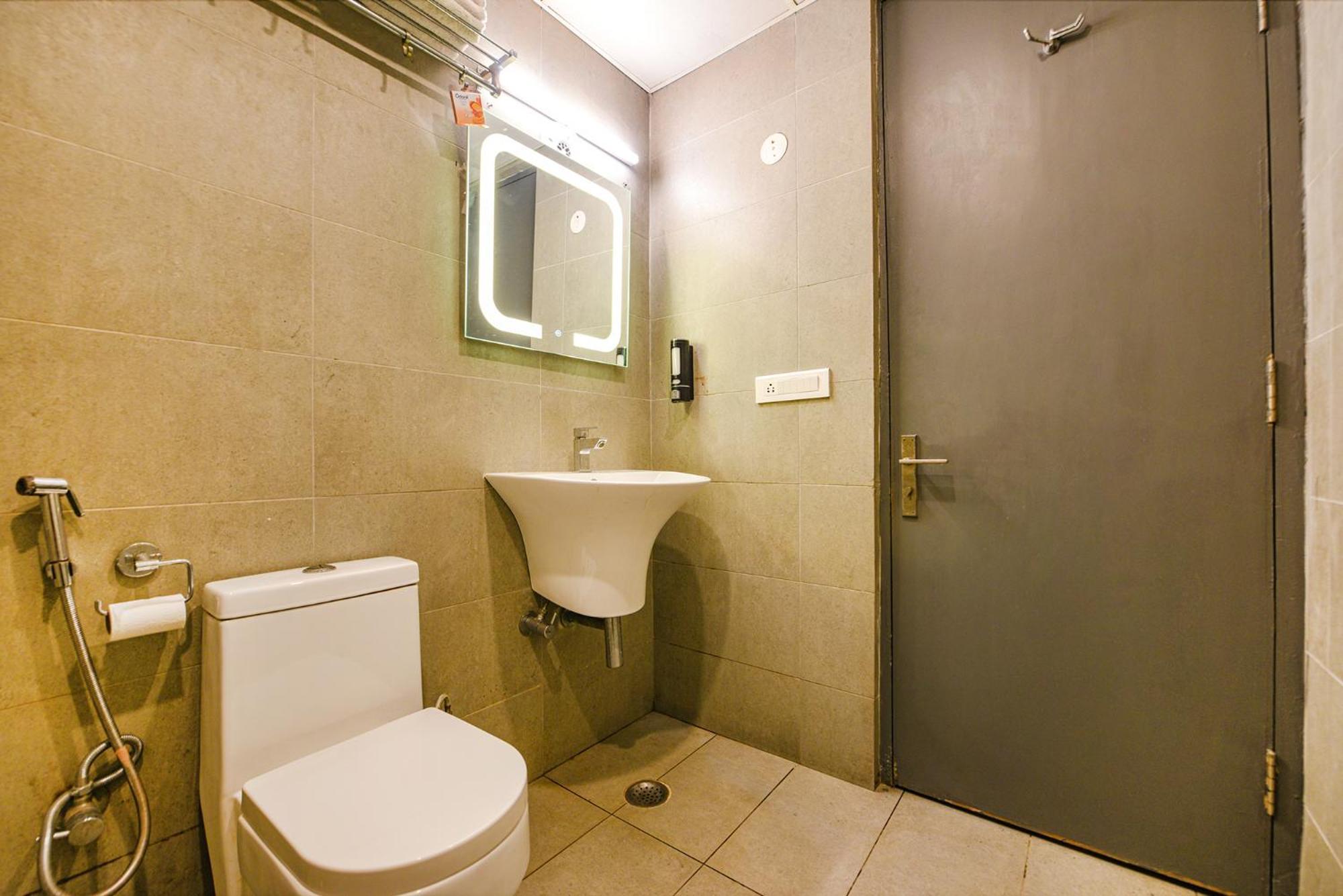 Fabhotel Old Meple Leaf Гургаон Екстериор снимка