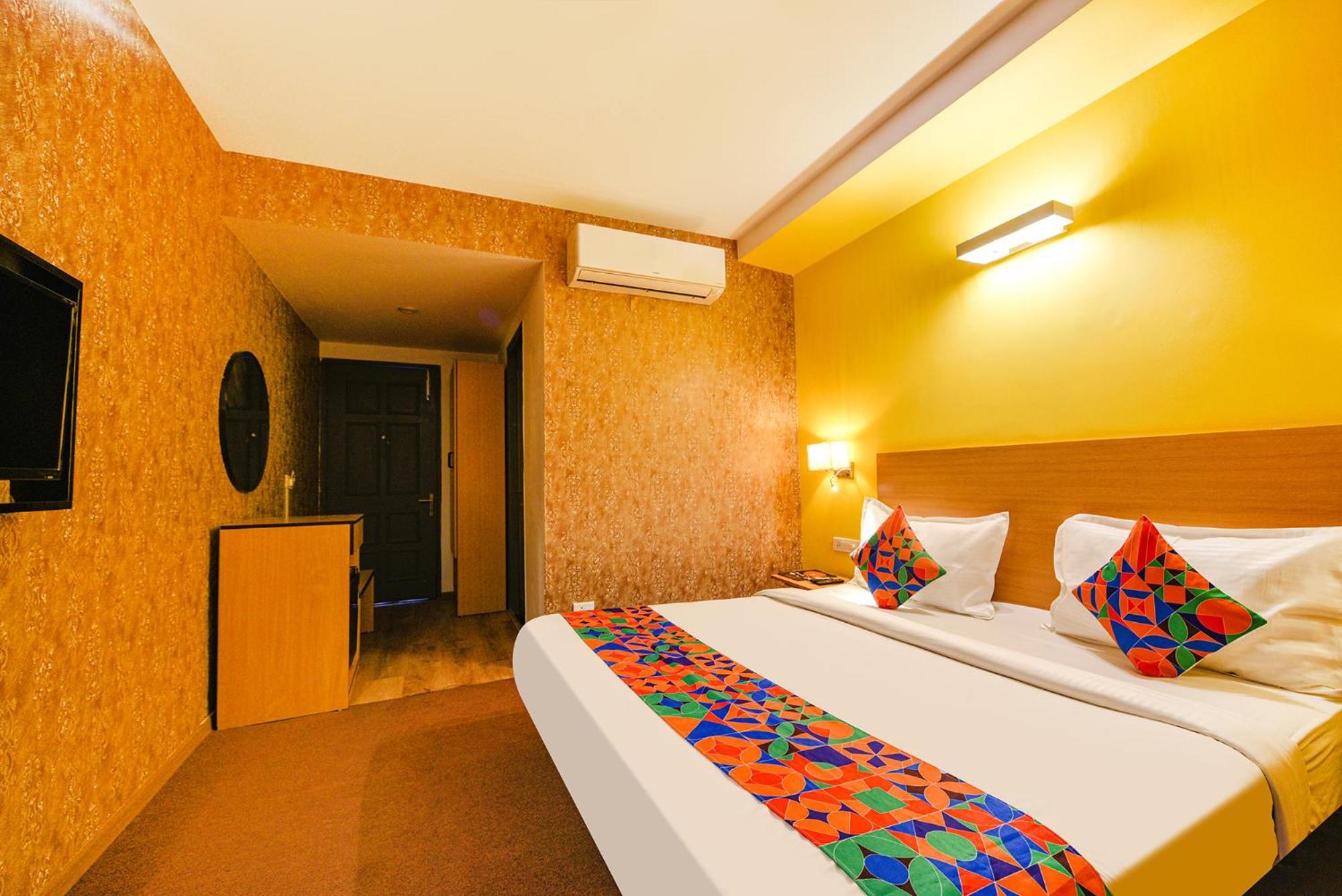 Fabhotel Old Meple Leaf Гургаон Екстериор снимка