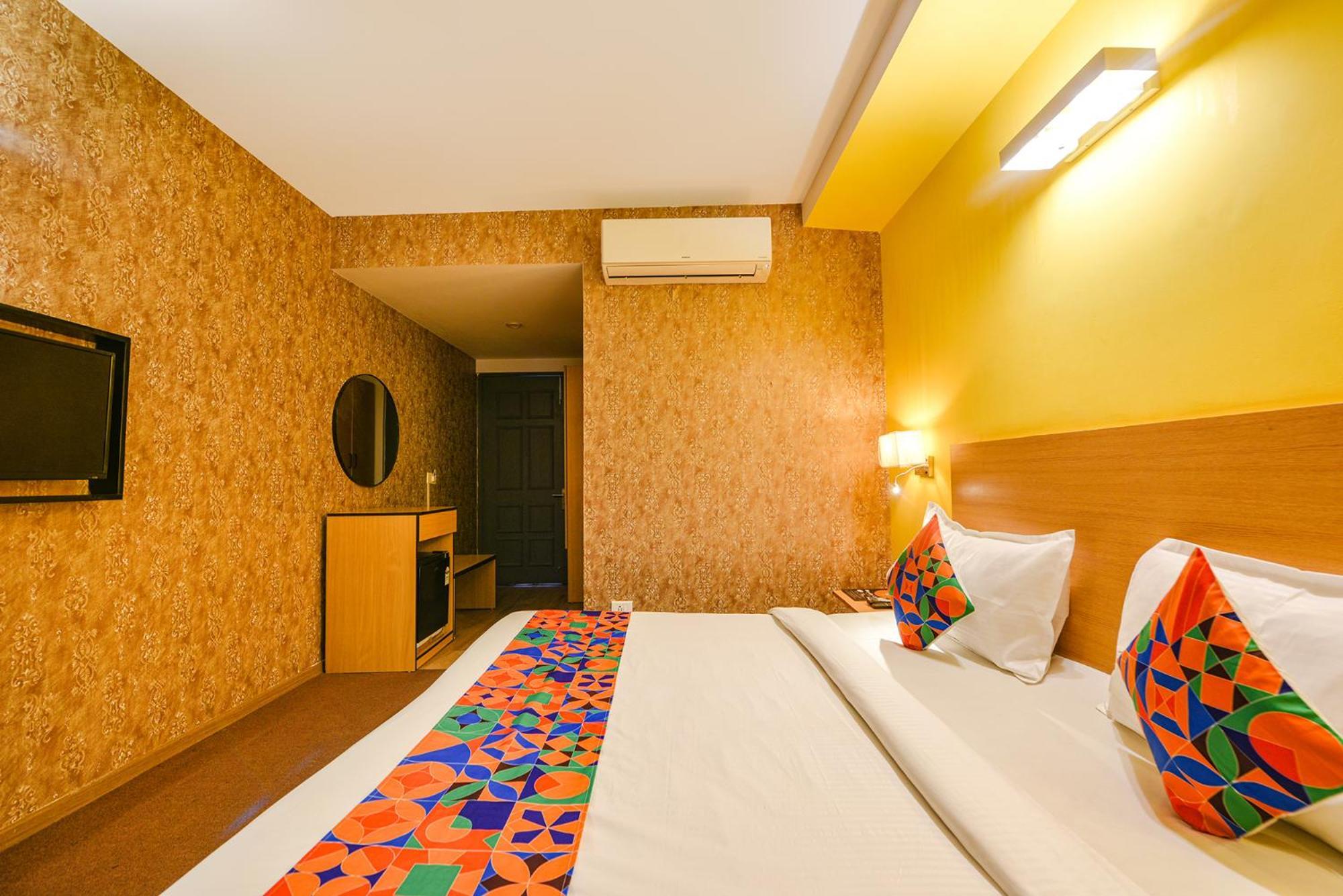 Fabhotel Old Meple Leaf Гургаон Екстериор снимка